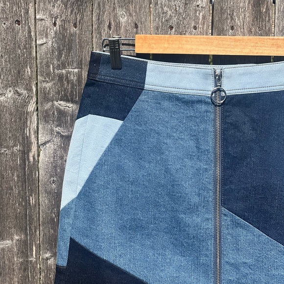 INTERMIX Color Block Mini Skirt - Picture 4 of 8